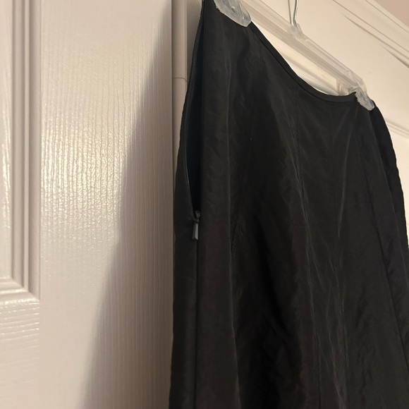 KM Collections Skirt - Picture 2 of 4